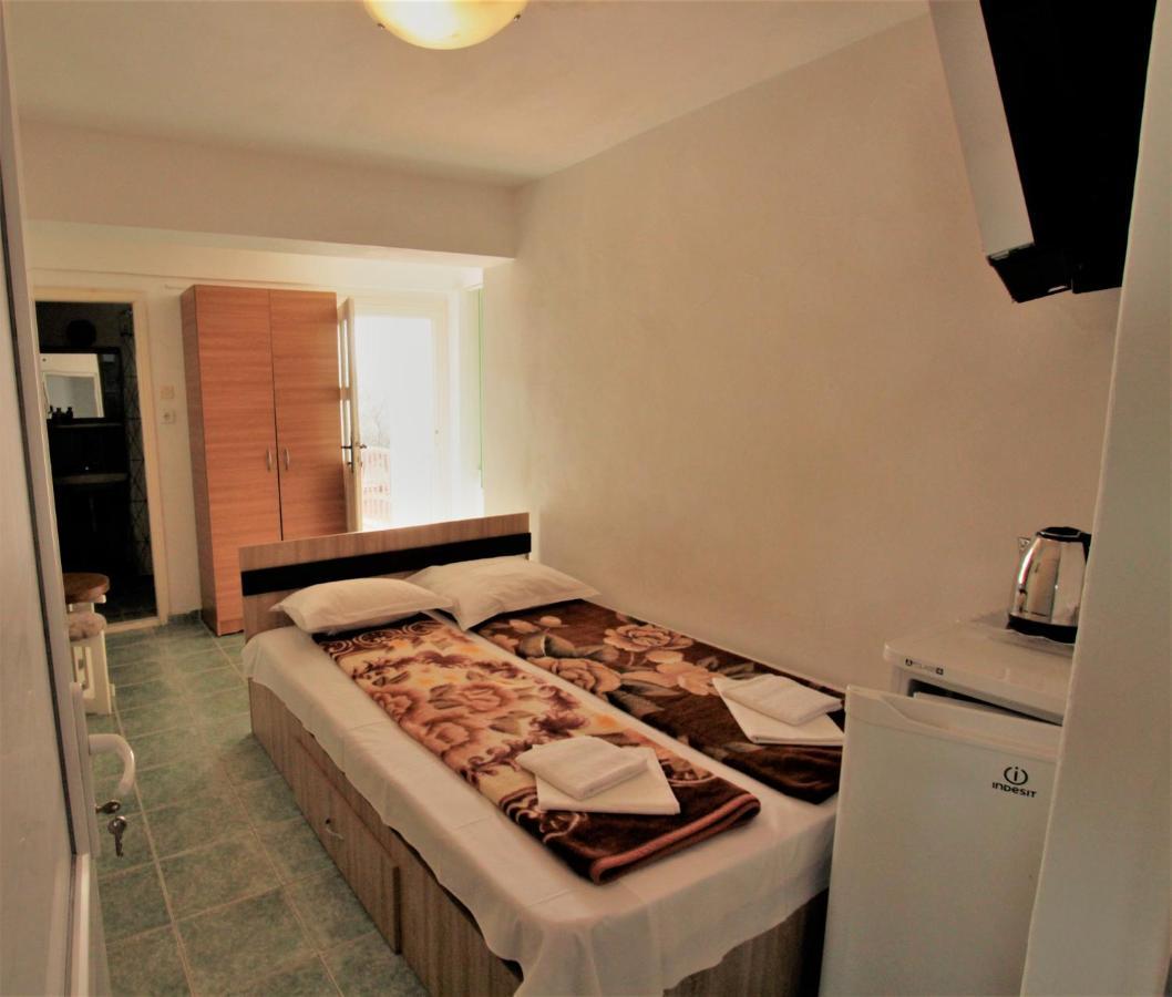 Vila Romeo Două Mai Exteriör bild