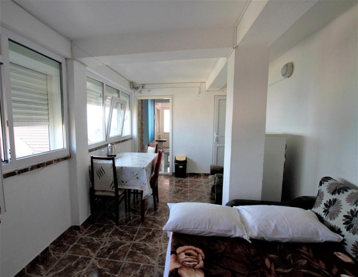 Vila Romeo Două Mai Exteriör bild