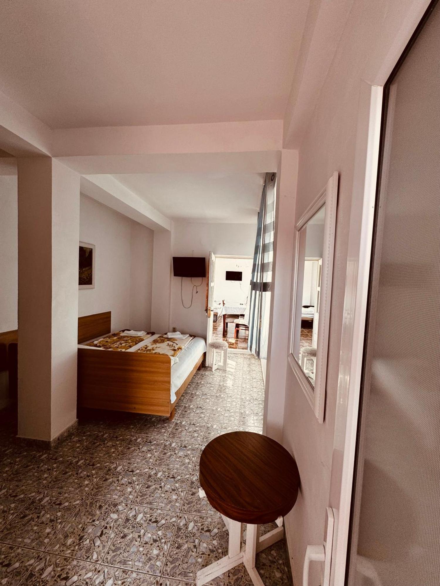 Vila Romeo Două Mai Exteriör bild